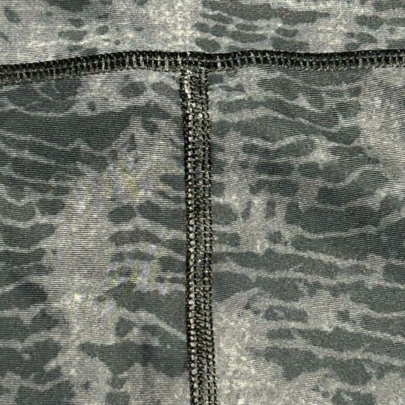 Under Armour Leggings Womens Medium Capri HeatGear Black Grey Yoga‎ Pilates - Picture 8 of 14